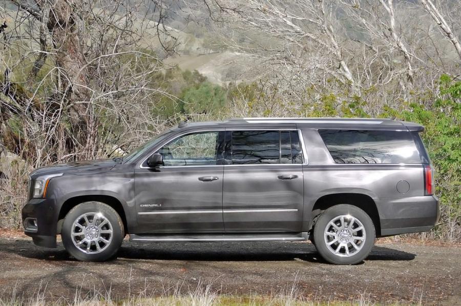  GMC Yukon Denali 2015 года  (фото 37 из 52)
